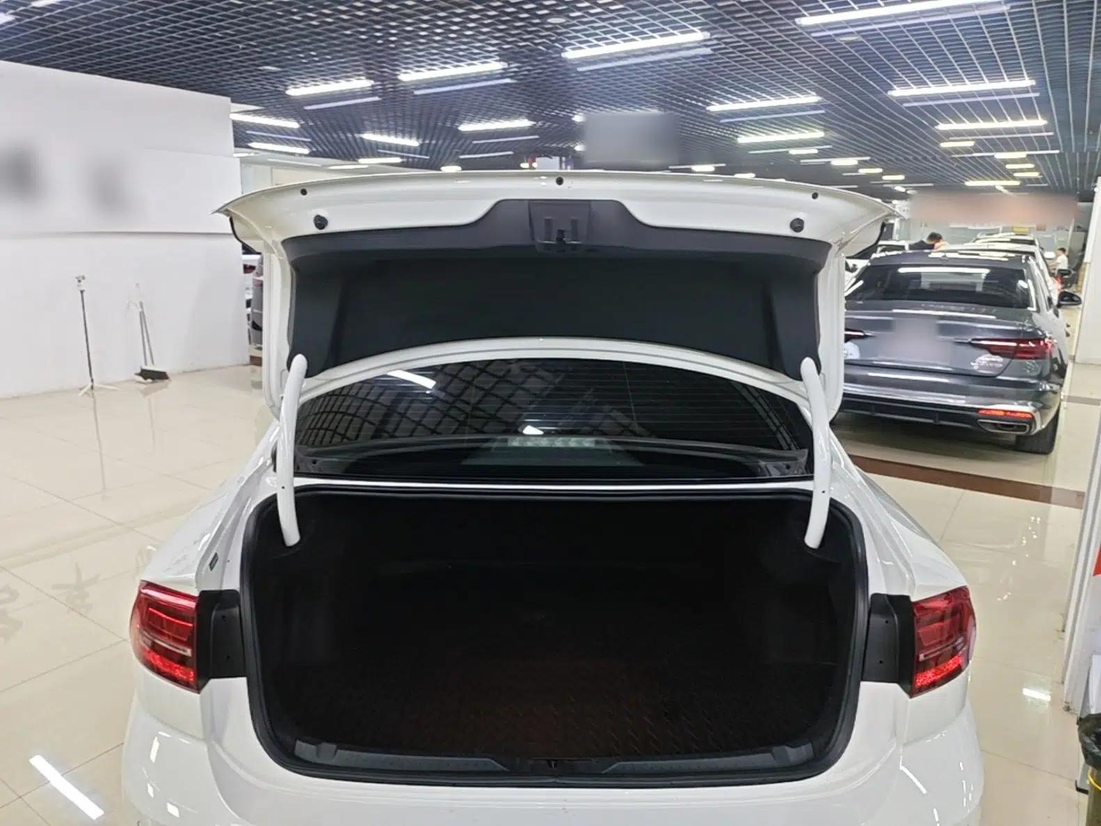 Volkswagen Lamando 2021 230TSI DSG Fashion Edition — миниатюра 22
