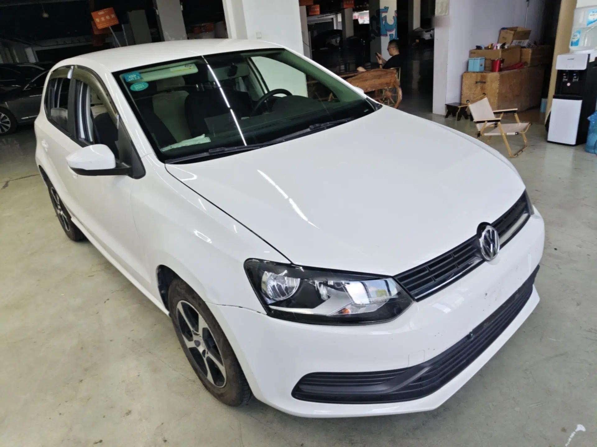 Volkswagen Polo 2016 1.4L Automatic Trendy Model — миниатюра 3
