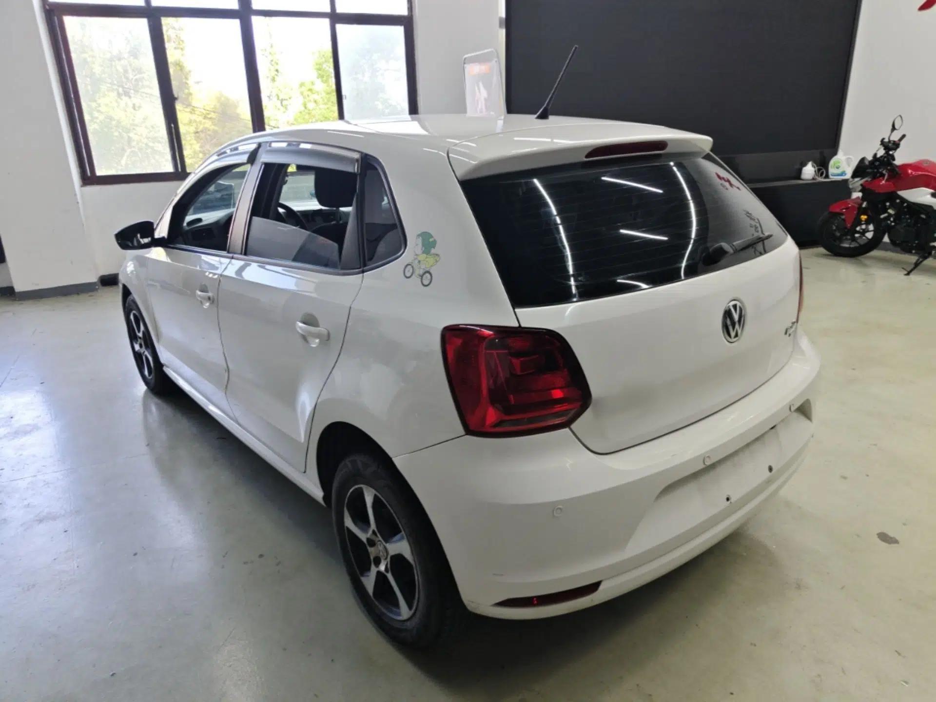 Volkswagen Polo 2016 1.4L Automatic Trendy Model — миниатюра 4