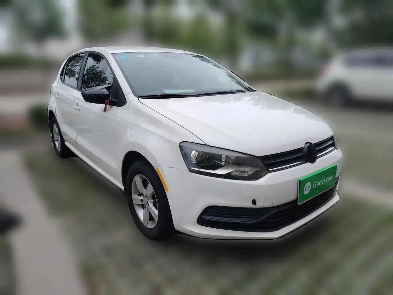 Volkswagen Polo 2014 1.4L Manual Fashion Edition — миниатюра 3