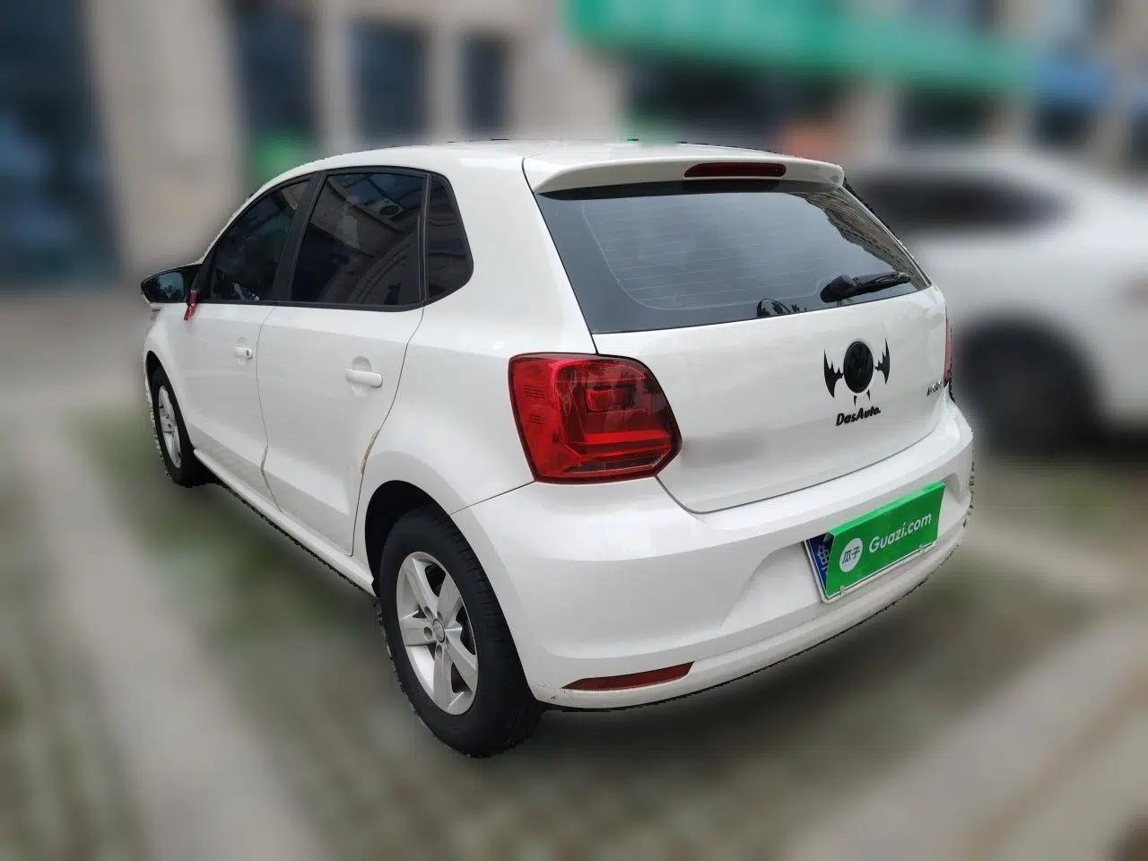 Volkswagen Polo 2014 1.4L Manual Fashion Edition — миниатюра 4