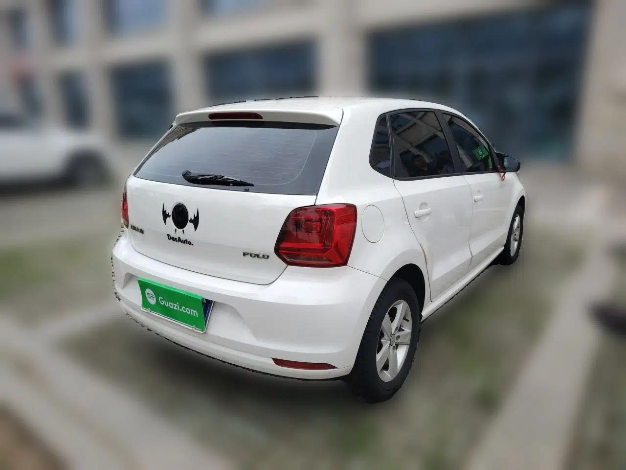 Volkswagen Polo 2014 1.4L Manual Fashion Edition — миниатюра 6