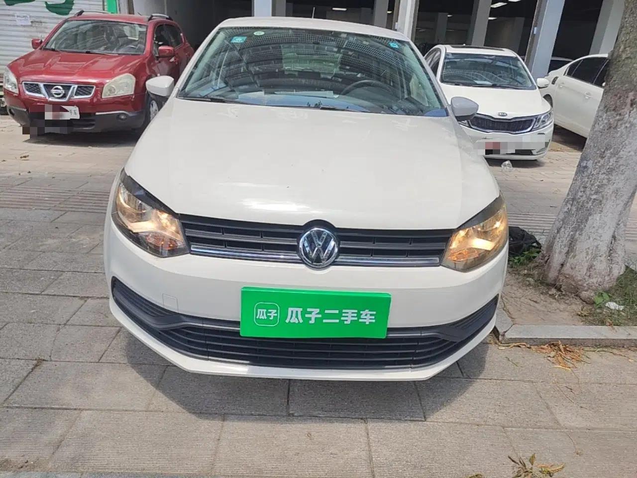 Volkswagen Polo 2016 1.4L Manual Fashion Model — миниатюра 2
