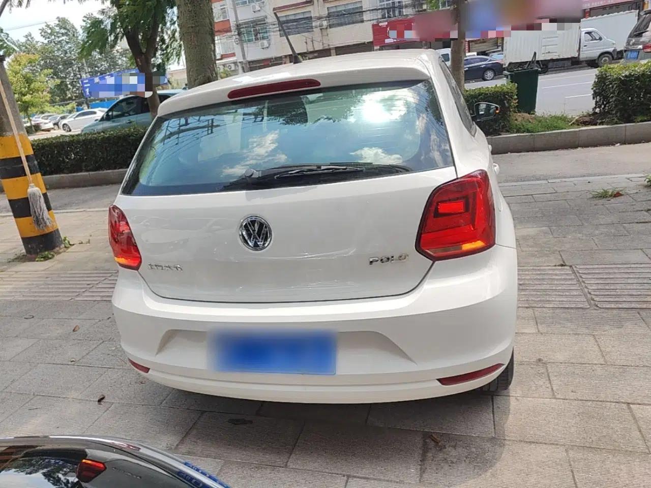 Volkswagen Polo 2016 1.4L Manual Fashion Model — миниатюра 5