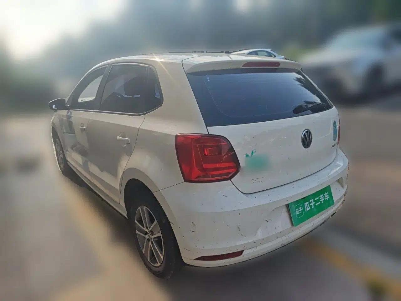 Volkswagen Polo 2014 1.4L Manual Fashion Edition — миниатюра 4