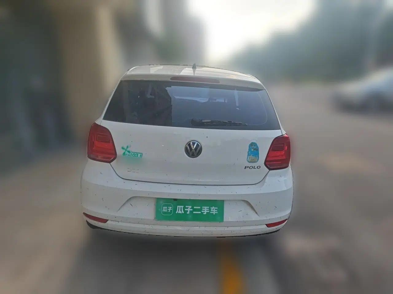 Volkswagen Polo 2014 1.4L Manual Fashion Edition — миниатюра 5