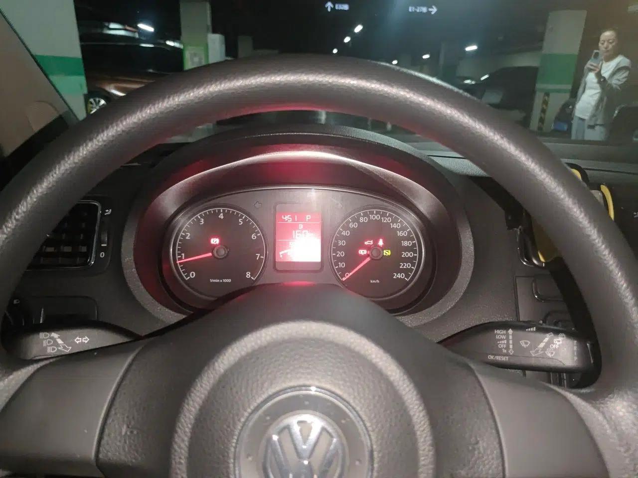 Volkswagen Polo 2013 1.4L Automatic Comfort Edition — миниатюра 11
