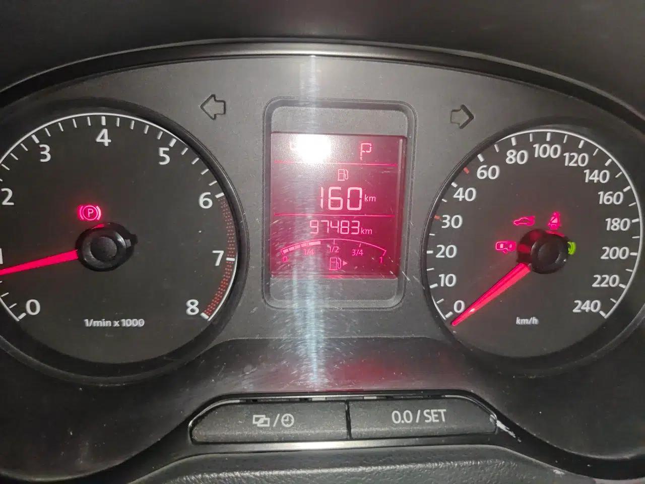 Volkswagen Polo 2013 1.4L Automatic Comfort Edition — миниатюра 12