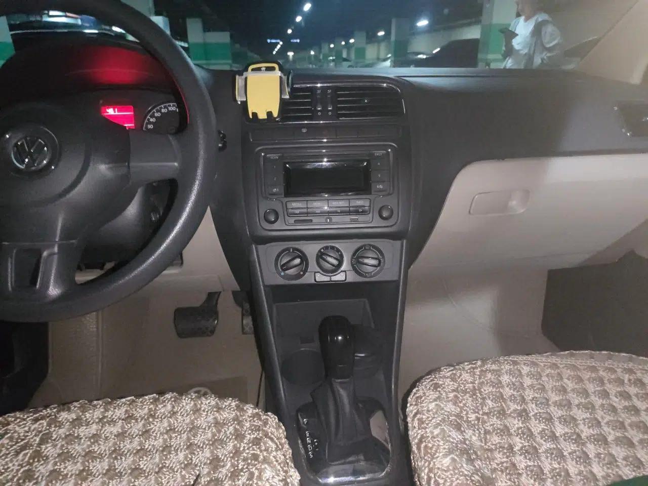 Volkswagen Polo 2013 1.4L Automatic Comfort Edition — миниатюра 13