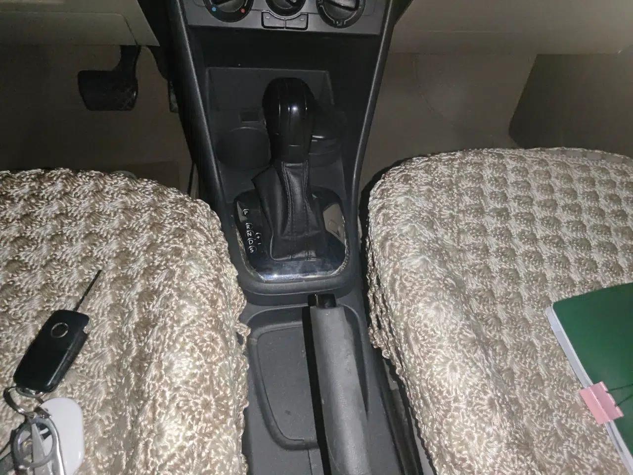 Volkswagen Polo 2013 1.4L Automatic Comfort Edition — миниатюра 14