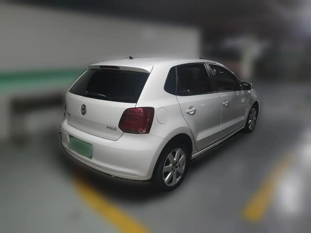 Volkswagen Polo 2013 1.4L Automatic Comfort Edition — миниатюра 6