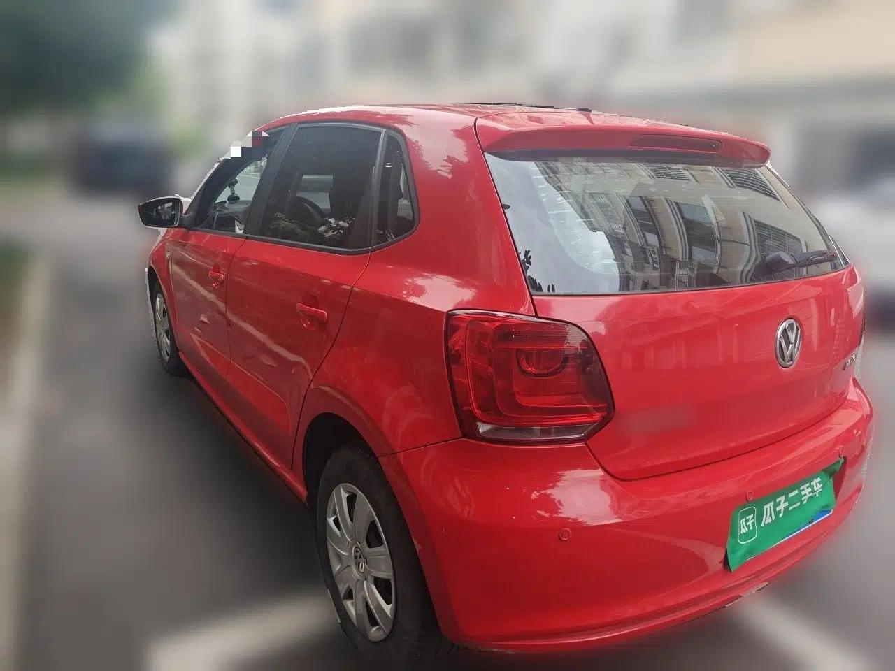 Volkswagen Polo 2013 1.4L Manual Fashion Edition — миниатюра 4