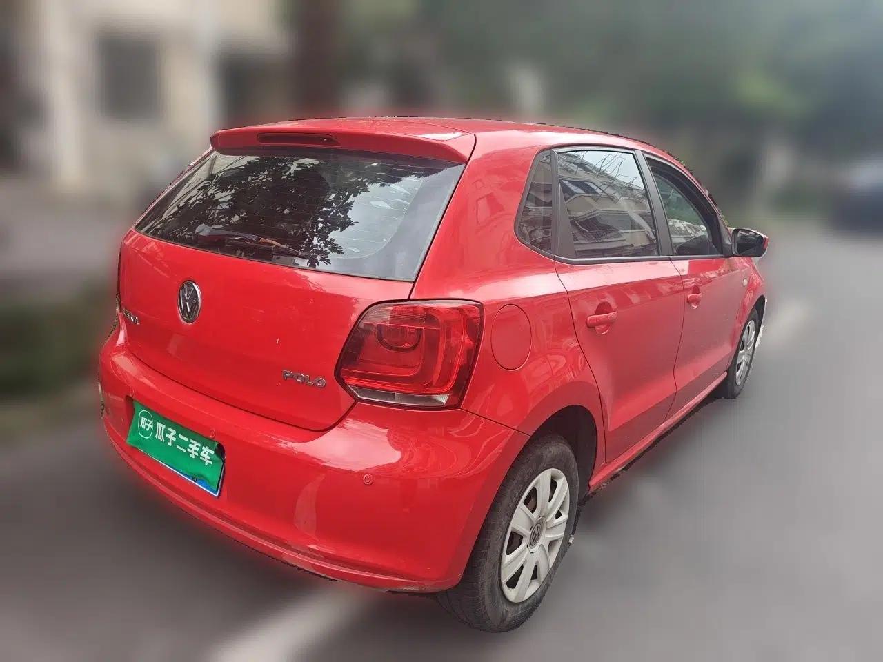 Volkswagen Polo 2013 1.4L Manual Fashion Edition — миниатюра 6