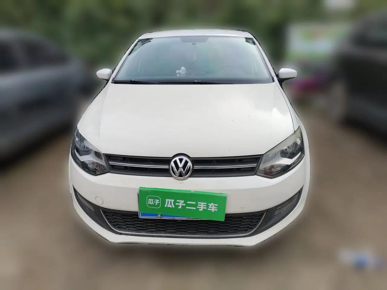 Volkswagen Polo 2013 1.4L Manual Fashion Edition — миниатюра 2