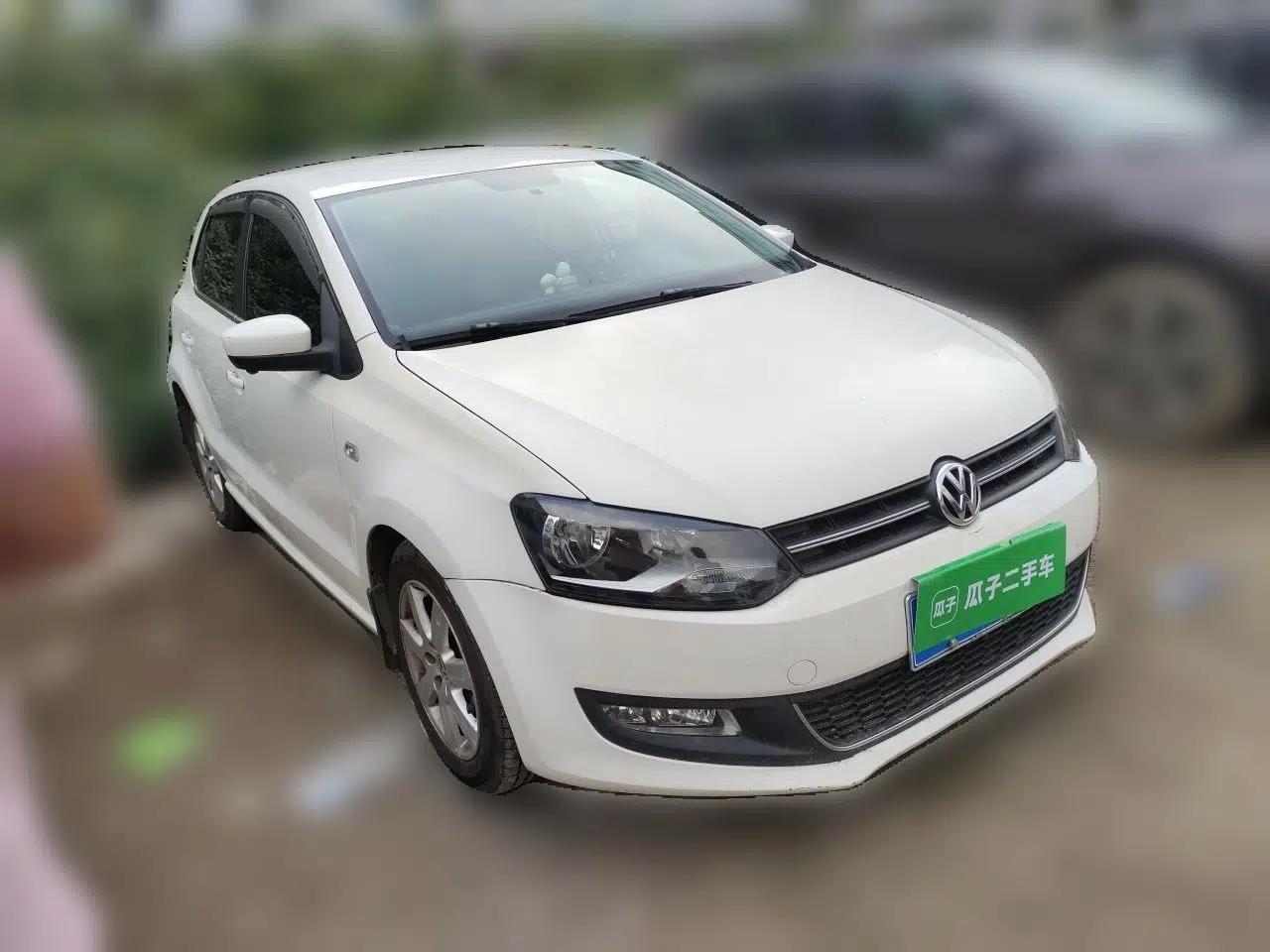 Volkswagen Polo 2013 1.4L Manual Fashion Edition — миниатюра 3