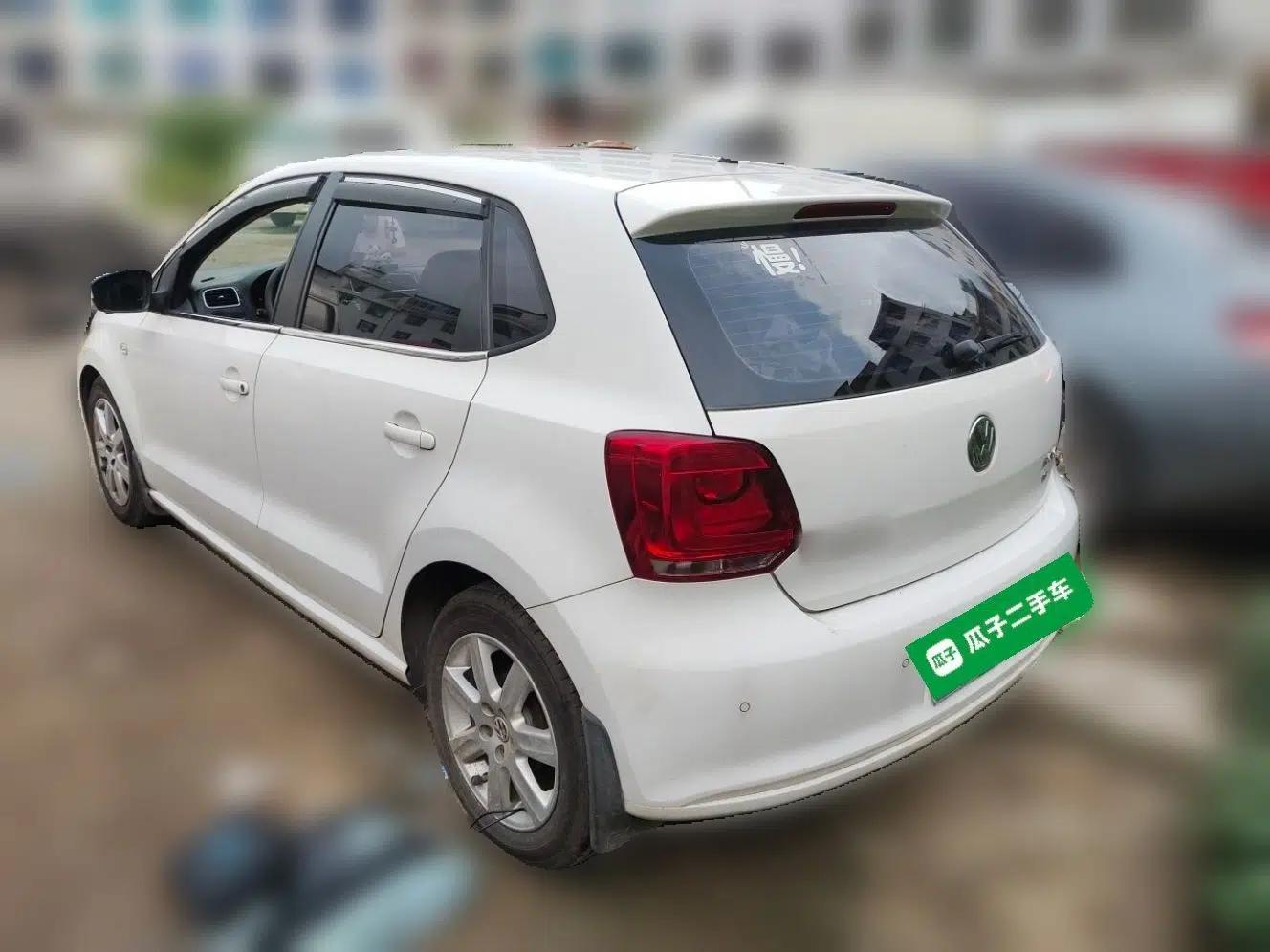 Volkswagen Polo 2013 1.4L Manual Fashion Edition — миниатюра 4