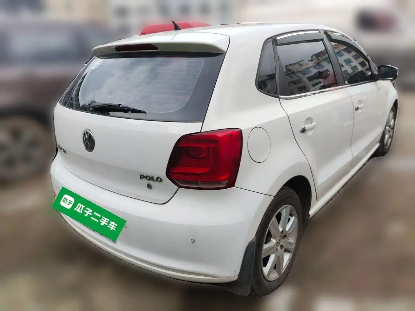 Volkswagen Polo 2013 1.4L Manual Fashion Edition — миниатюра 6