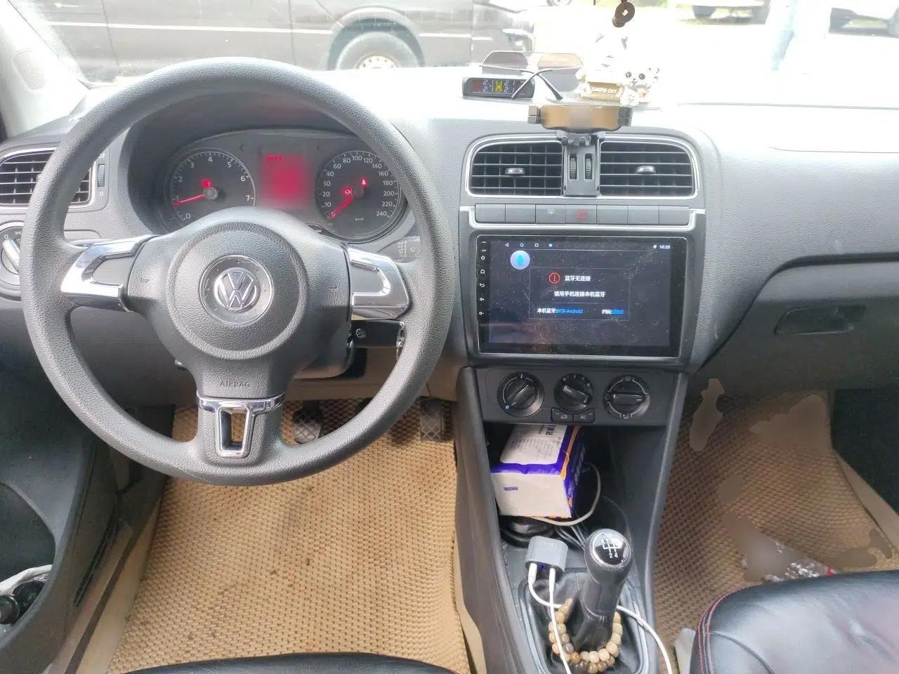 Volkswagen Polo 2013 1.4L Manual Fashion Edition — миниатюра 9