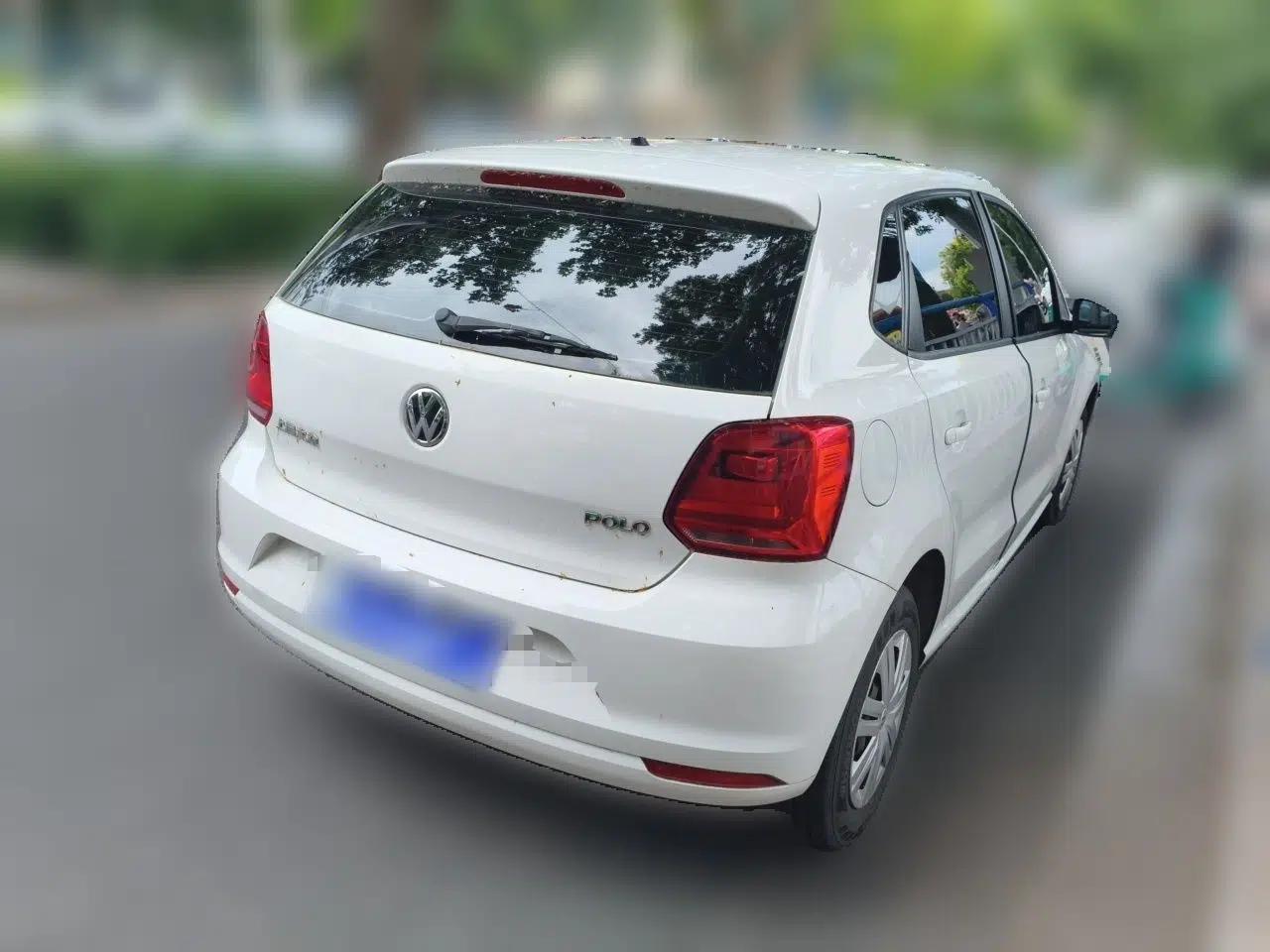 Volkswagen Polo 2016 1.4L Manual Fashion Model — миниатюра 4