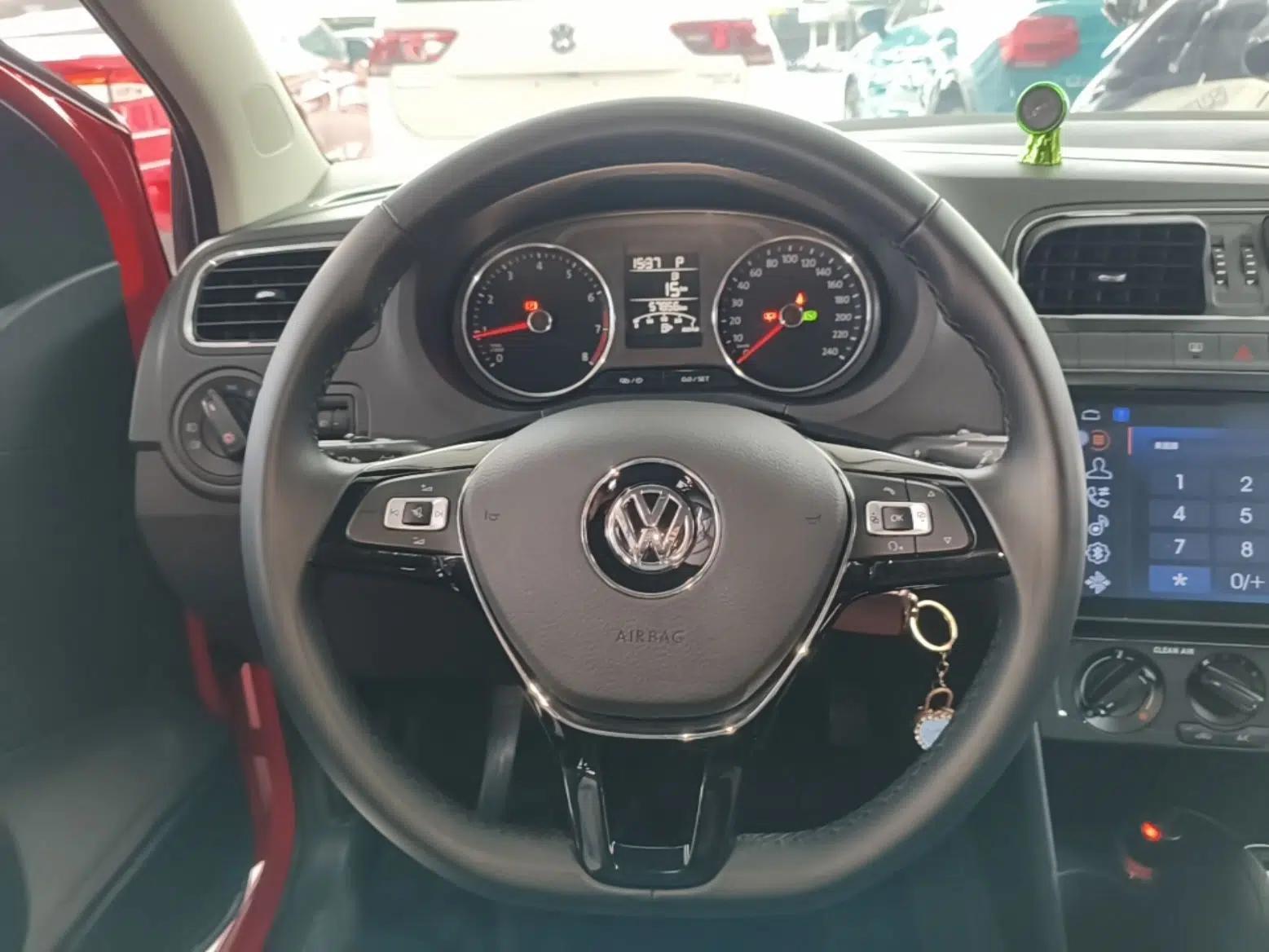 Volkswagen Polo 2016 1.6L Automatic Comfort Model — миниатюра 13