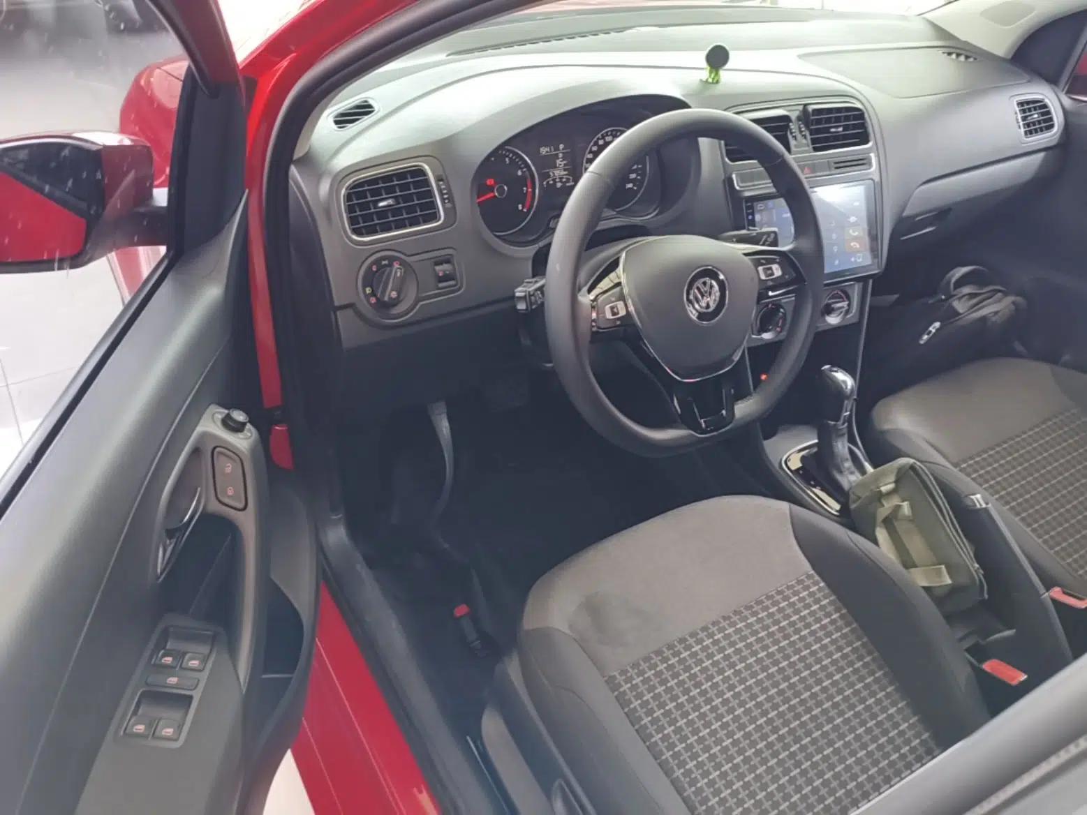 Volkswagen Polo 2016 1.6L Automatic Comfort Model — миниатюра 18