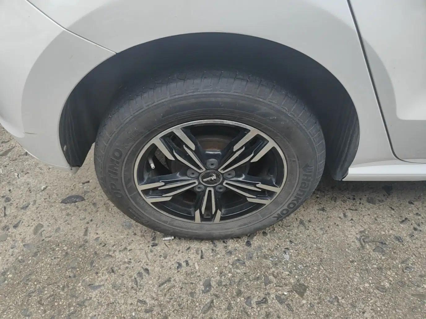 Volkswagen Polo 2016 1.4L Automatic Trendy Model — миниатюра 11