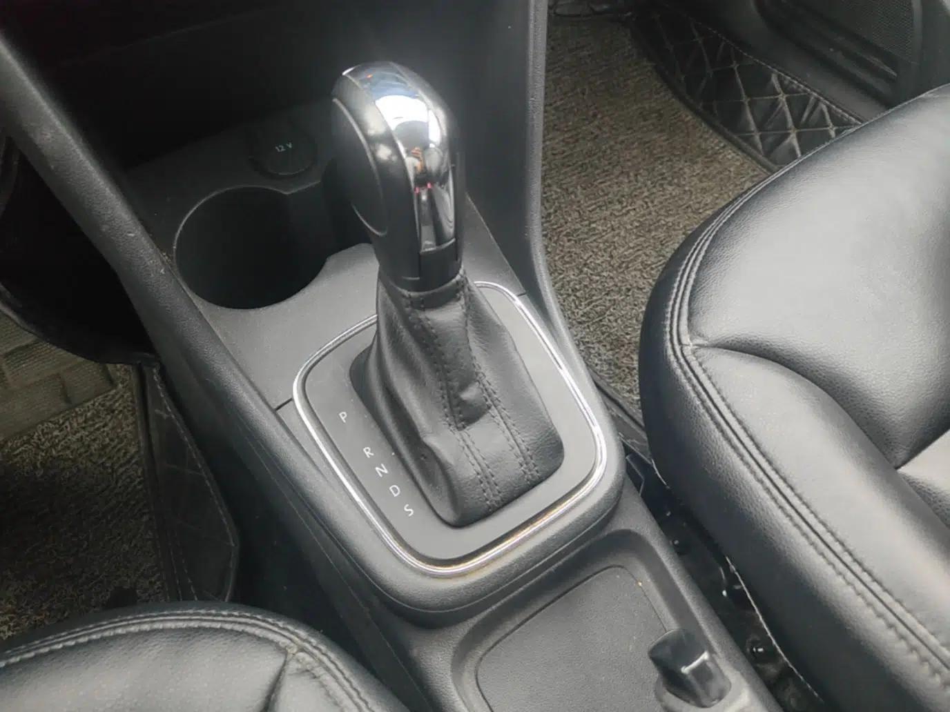 Volkswagen Polo 2016 1.4L Automatic Trendy Model — миниатюра 16