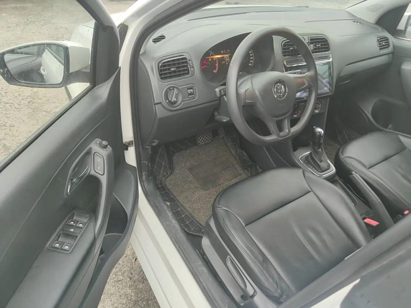 Volkswagen Polo 2016 1.4L Automatic Trendy Model — миниатюра 18