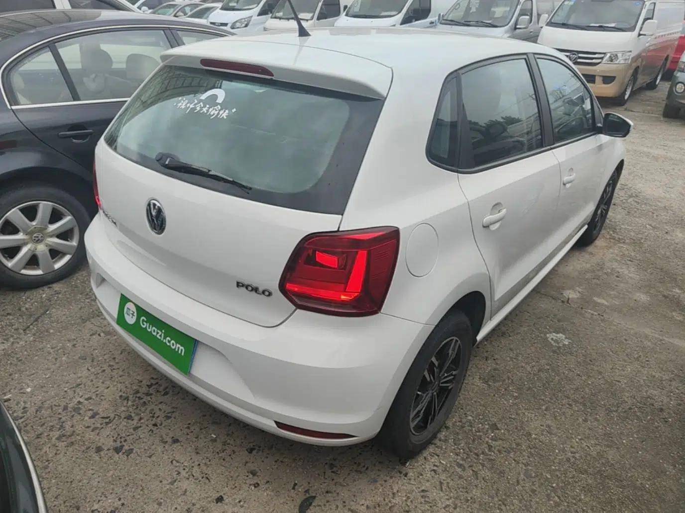 Volkswagen Polo 2016 1.4L Automatic Trendy Model — миниатюра 6