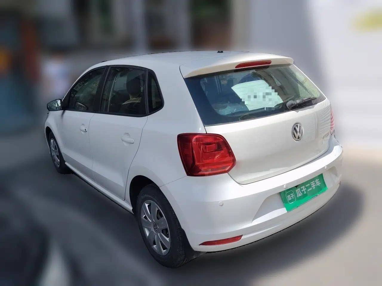 Volkswagen Polo 2016 1.4L Automatic Trendy Model — миниатюра 4