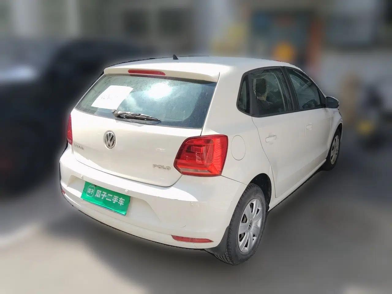 Volkswagen Polo 2016 1.4L Automatic Trendy Model — миниатюра 6