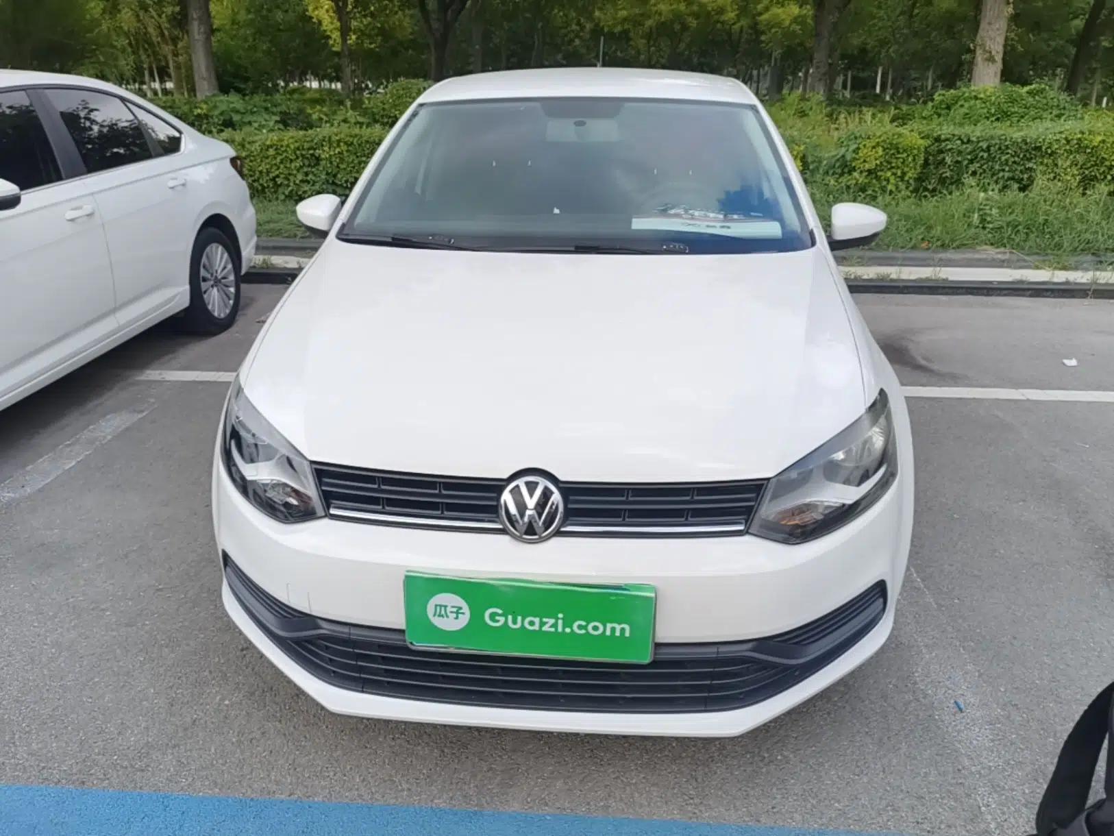 Volkswagen Polo 2016 1.4L Manual Fashion Model — миниатюра 2