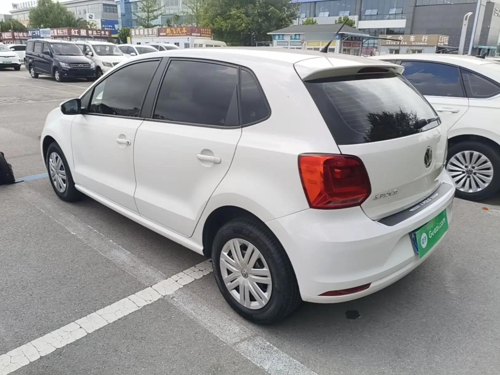Volkswagen Polo 2016 1.4L Manual Fashion Model — миниатюра 4