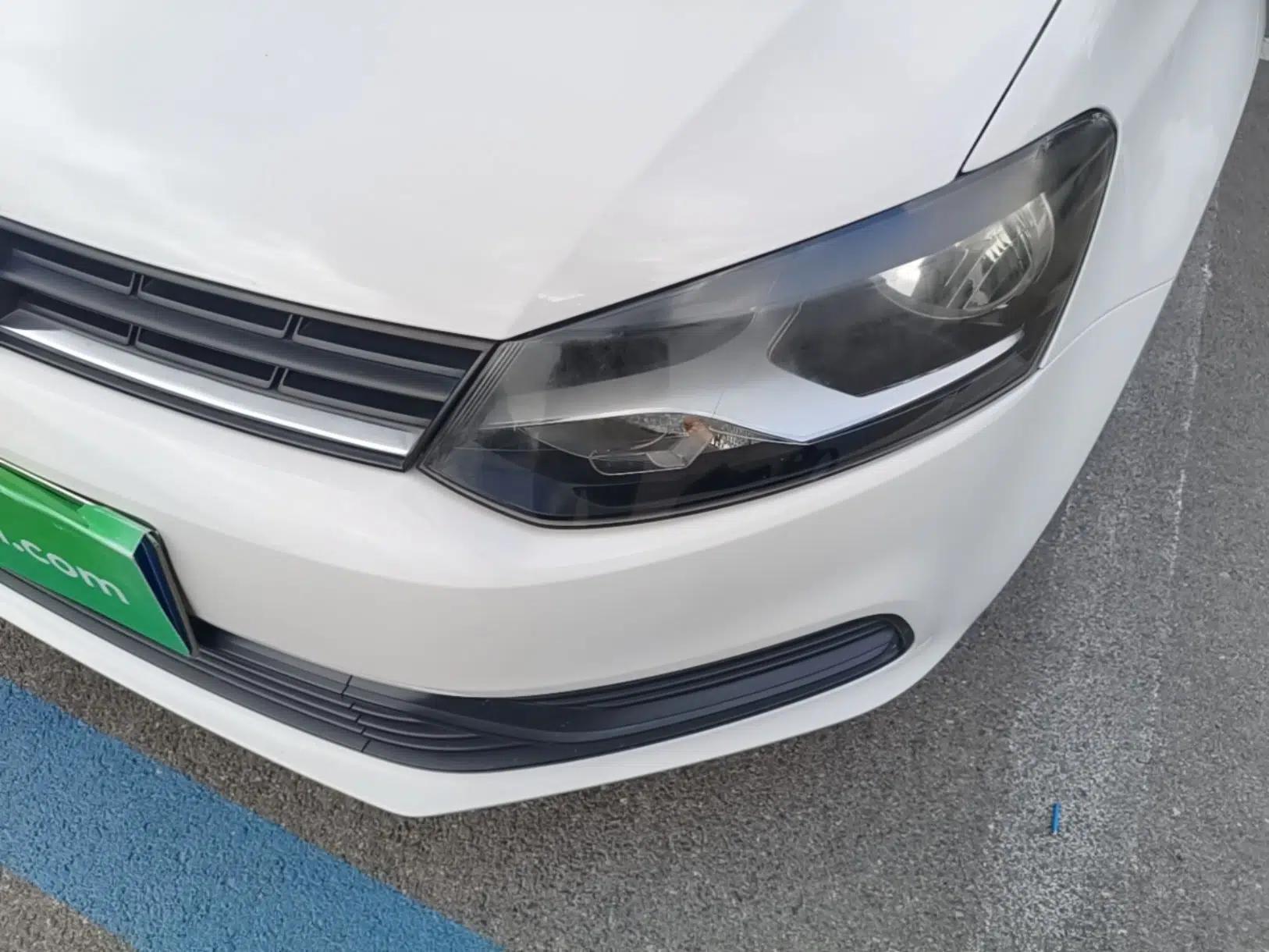 Volkswagen Polo 2016 1.4L Manual Fashion Model — миниатюра 8