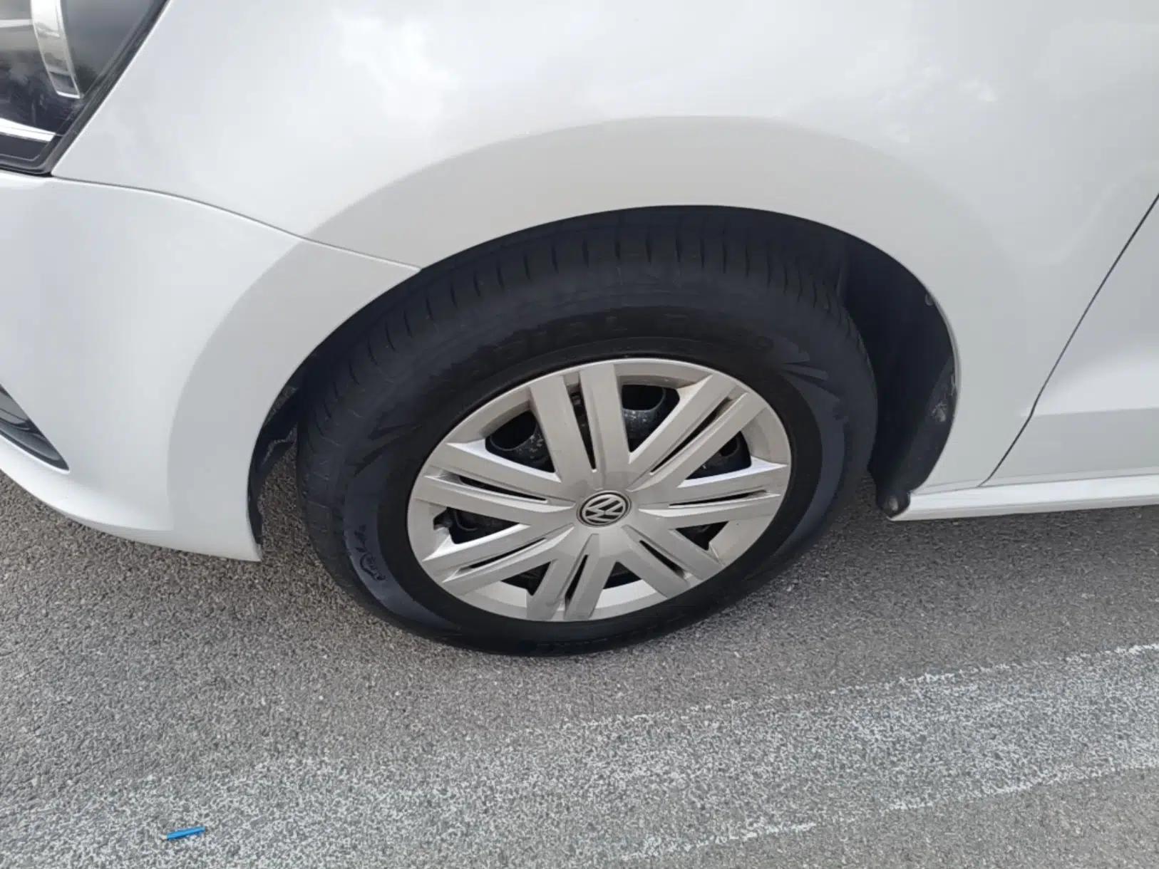 Volkswagen Polo 2016 1.4L Manual Fashion Model — миниатюра 10