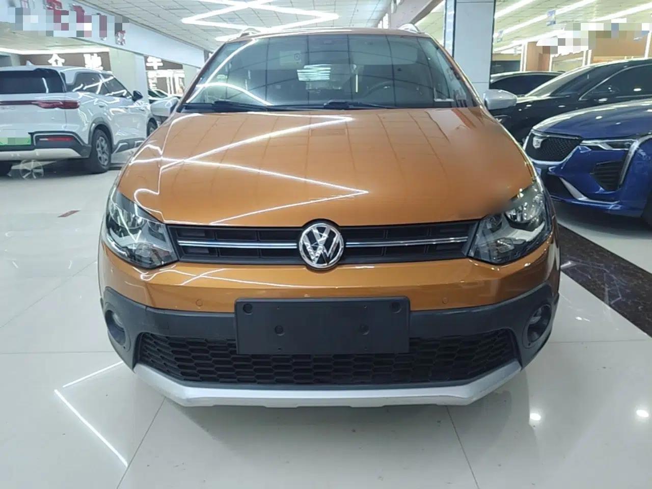 Volkswagen Polo 2016 1.6L Cross Polo Automatic — миниатюра 2