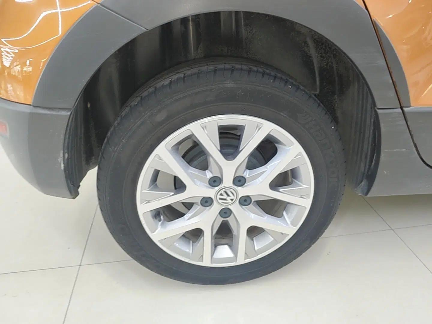 Volkswagen Polo 2016 1.6L Cross Polo Automatic — миниатюра 11