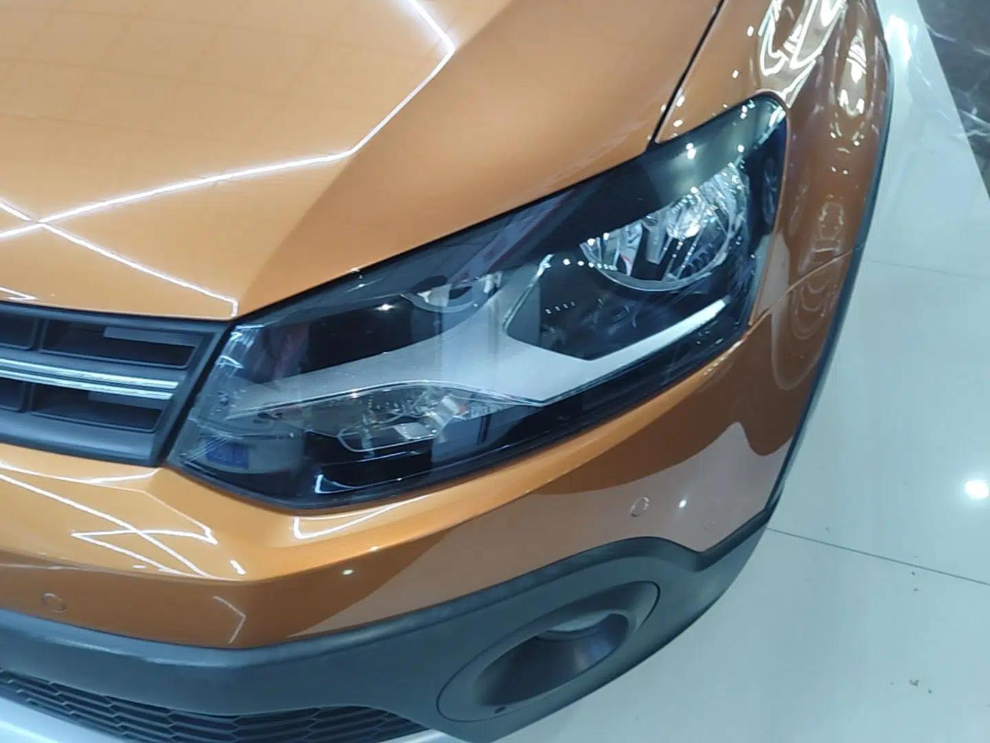 Volkswagen Polo 2016 1.6L Cross Polo Automatic — миниатюра 8