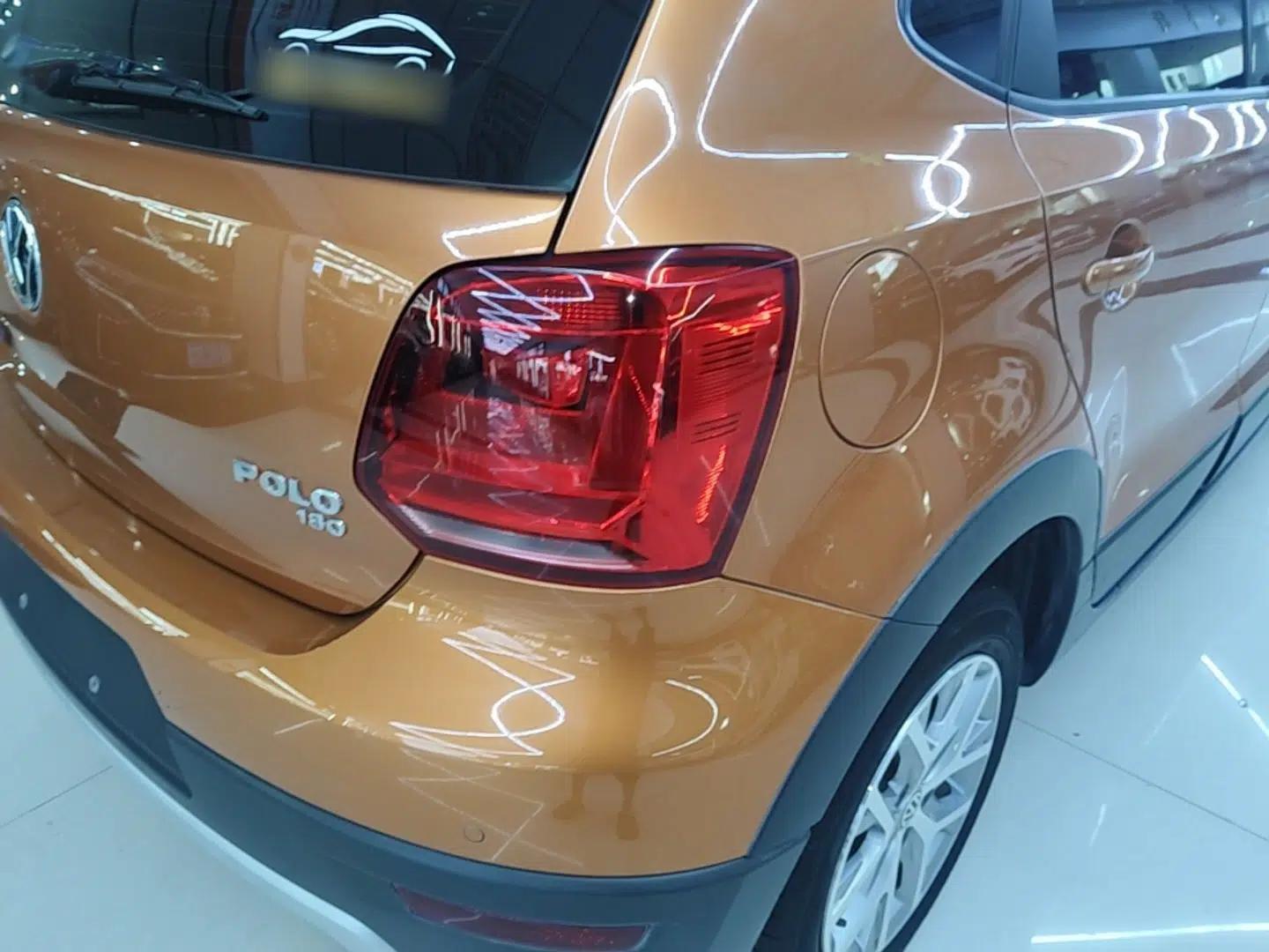 Volkswagen Polo 2016 1.6L Cross Polo Automatic — миниатюра 9