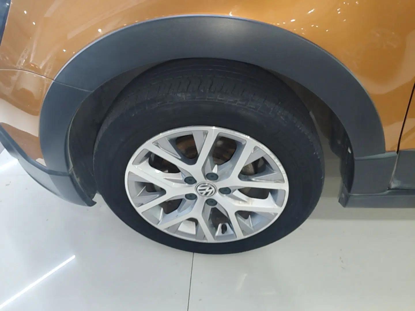 Volkswagen Polo 2016 1.6L Cross Polo Automatic — миниатюра 10