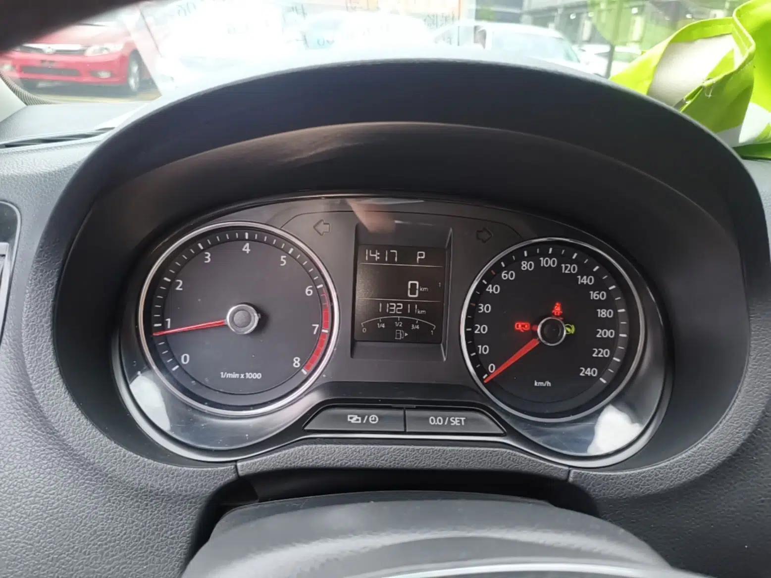 Volkswagen Polo 2014 1.6L Automatic Luxury Edition — миниатюра 14