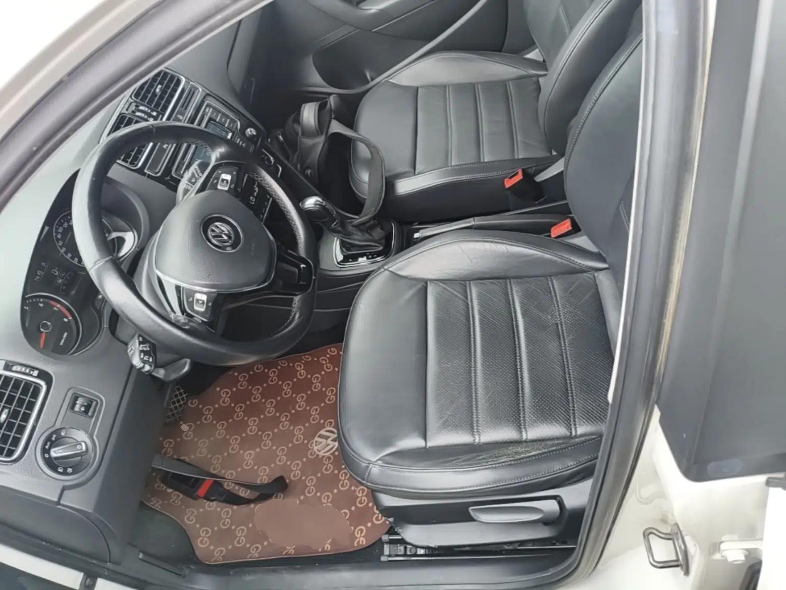 Volkswagen Polo 2014 1.6L Automatic Luxury Edition — миниатюра 17