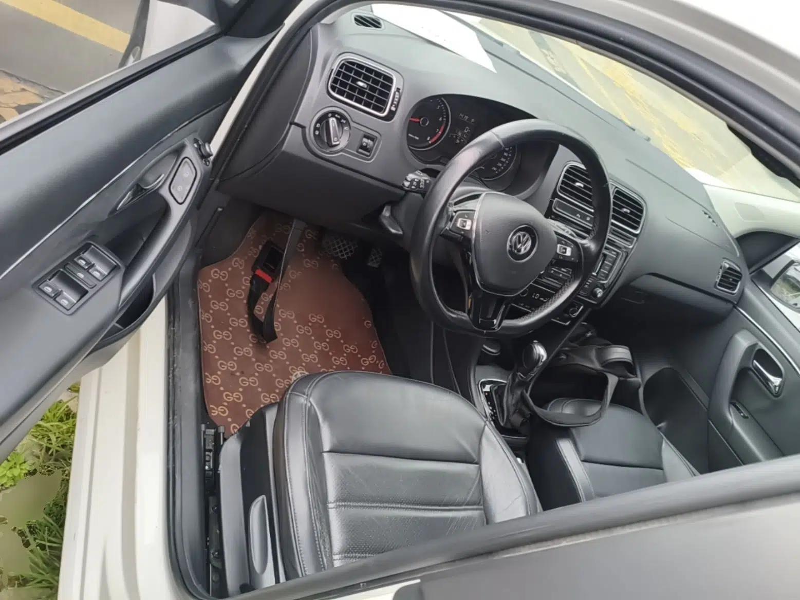 Volkswagen Polo 2014 1.6L Automatic Luxury Edition — миниатюра 18