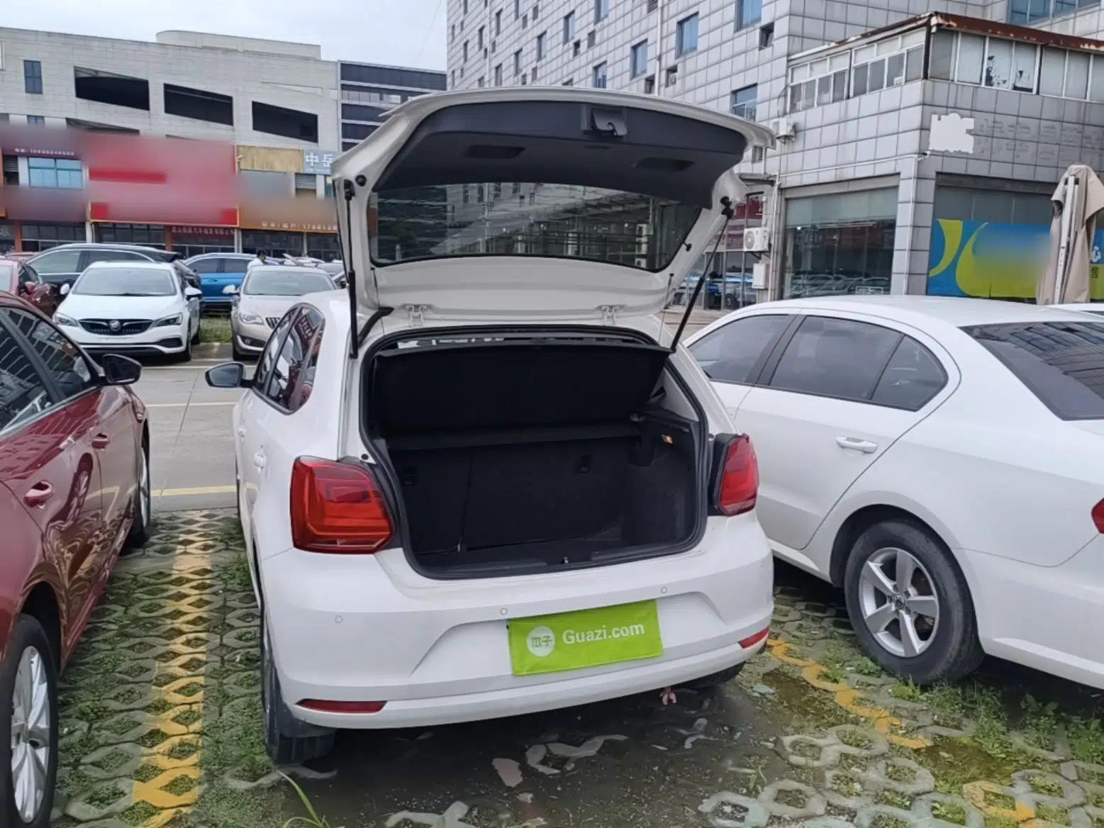 Volkswagen Polo 2014 1.6L Automatic Luxury Edition — миниатюра 22