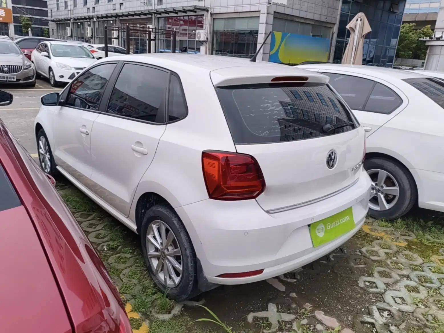 Volkswagen Polo 2014 1.6L Automatic Luxury Edition — миниатюра 4