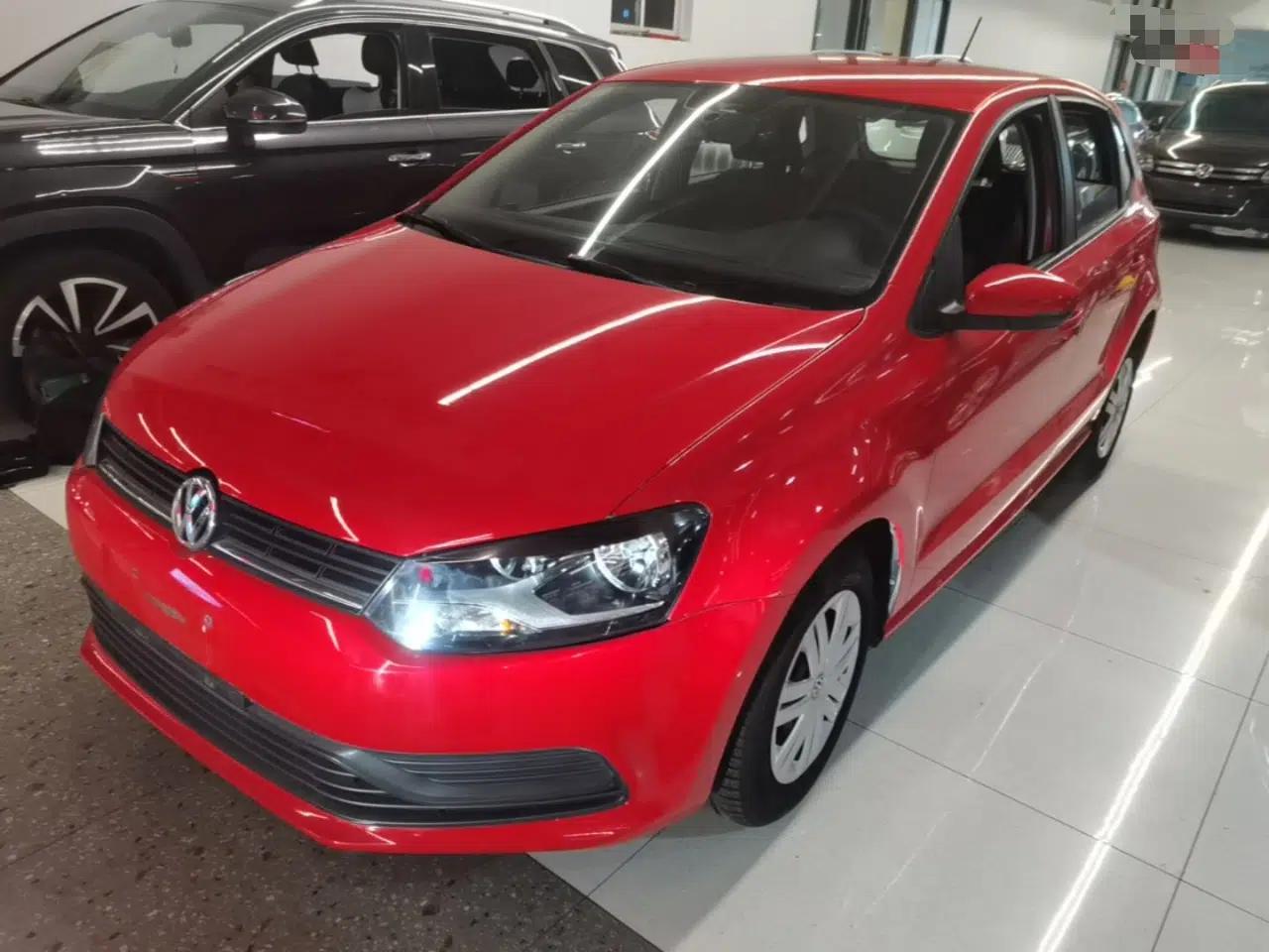 Volkswagen Polo 2016 1.4L Automatic Trendy Model — миниатюра 1