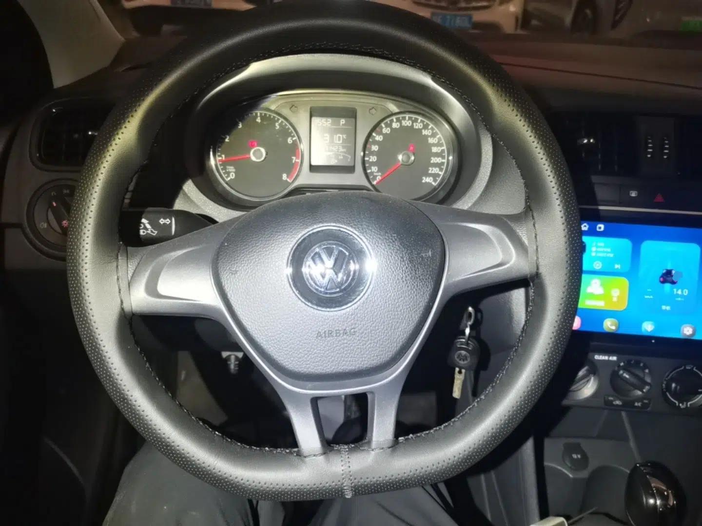 Volkswagen Polo 2016 1.4L Automatic Trendy Model — миниатюра 13