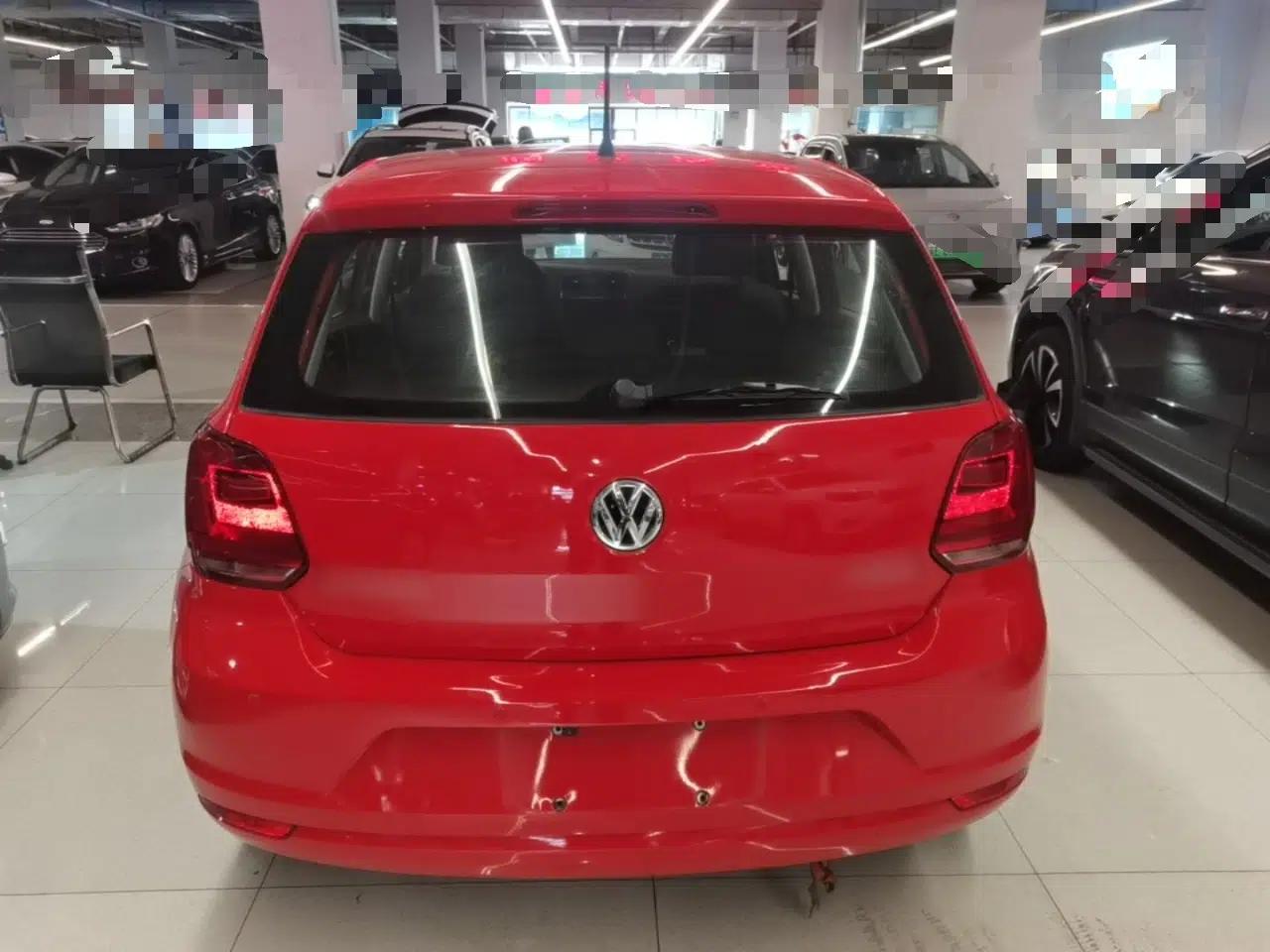 Volkswagen Polo 2016 1.4L Automatic Trendy Model — миниатюра 5