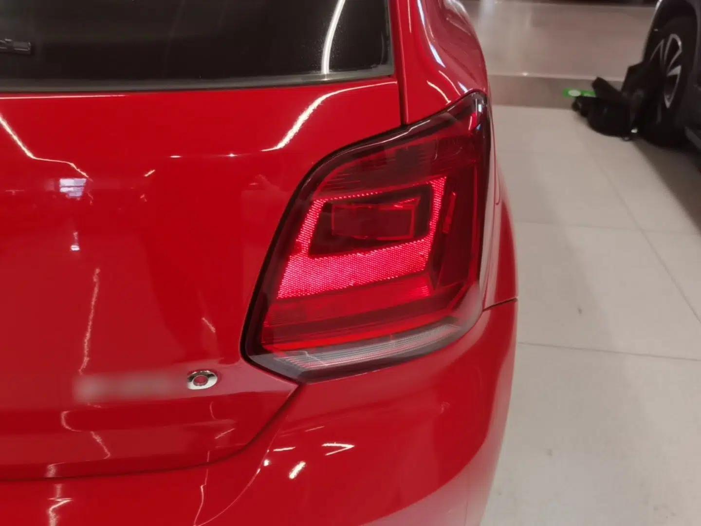 Volkswagen Polo 2016 1.4L Automatic Trendy Model — миниатюра 9