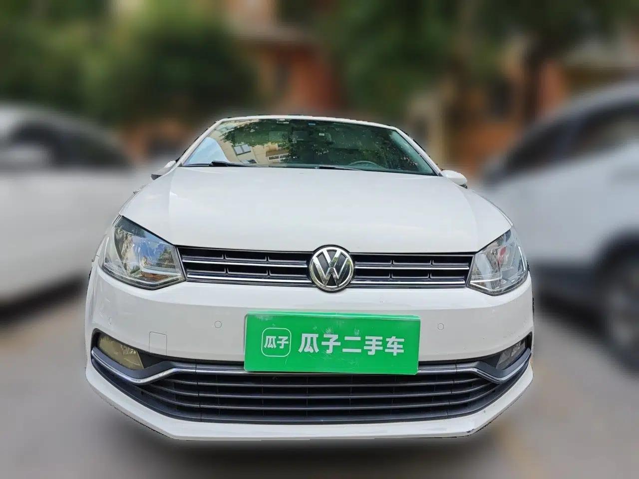 Volkswagen Polo 2014 1.6L Automatic Luxury Edition — миниатюра 2